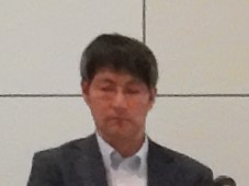 横田健一氏